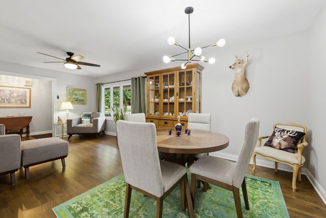 1321 Cumberland Circle E, Elk Grove Village, IL 60007