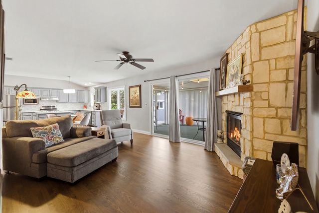 1321 Cumberland Circle E, Elk Grove Village, IL 60007
