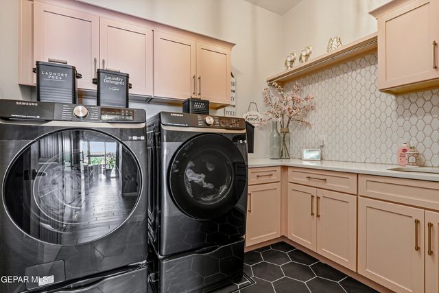 6324 CAMINO PINON Place, El Paso, TX 79932