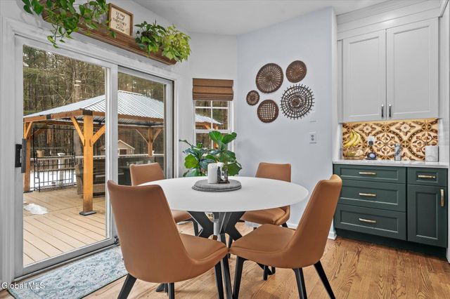 7 Hyde Court, Queensbury, NY 12804