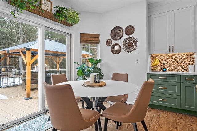 7 Hyde Court, Queensbury, NY 12804