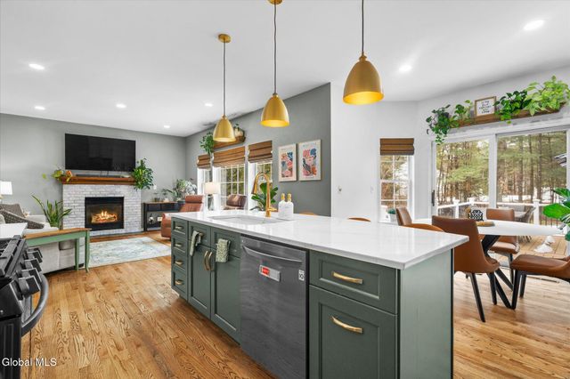 7 Hyde Court, Queensbury, NY 12804