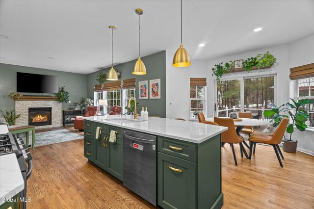 7 Hyde Court, Queensbury, NY 12804