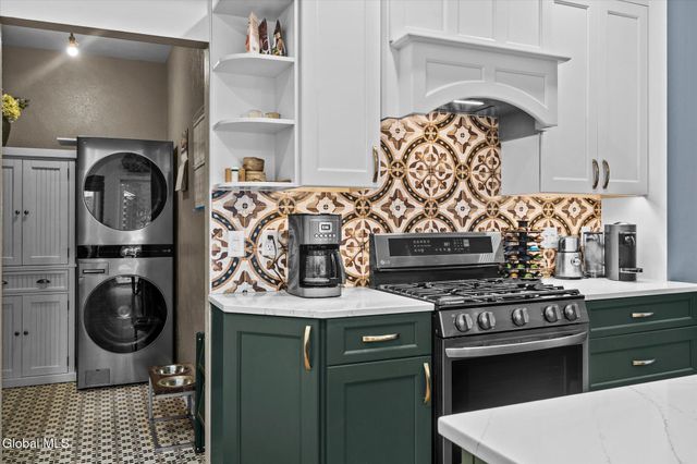 7 Hyde Court, Queensbury, NY 12804