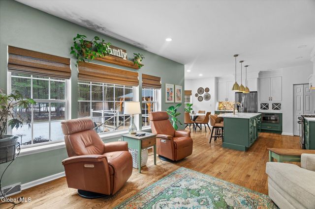 7 Hyde Court, Queensbury, NY 12804