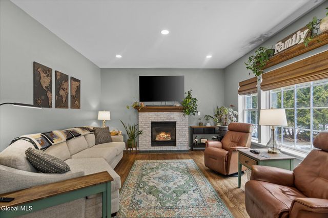 7 Hyde Court, Queensbury, NY 12804