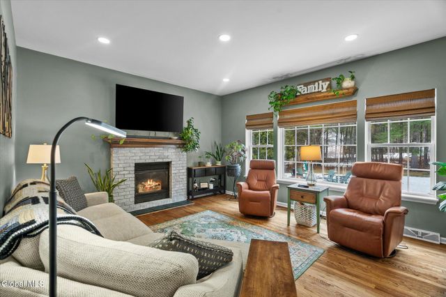 7 Hyde Court, Queensbury, NY 12804