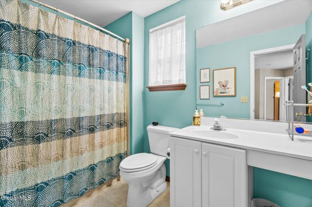 7 Hyde Court, Queensbury, NY 12804