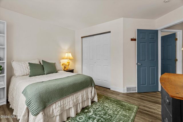 7 Hyde Court, Queensbury, NY 12804