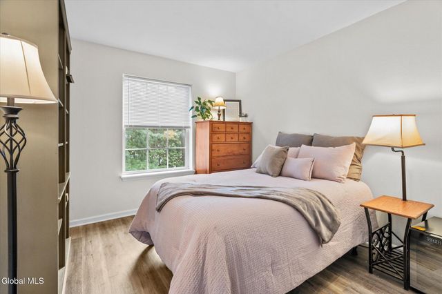 7 Hyde Court, Queensbury, NY 12804