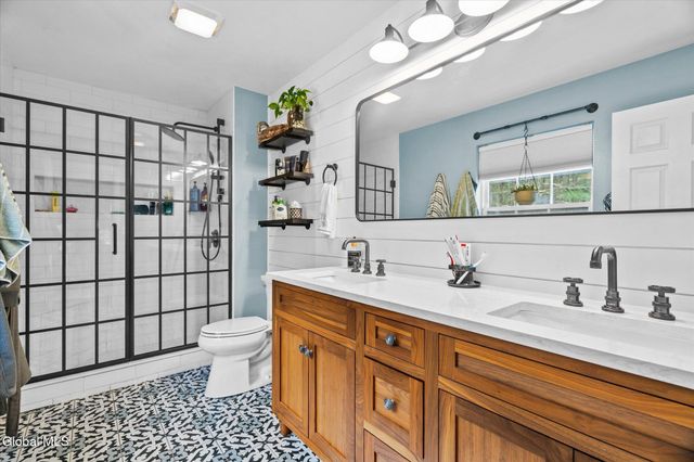 7 Hyde Court, Queensbury, NY 12804