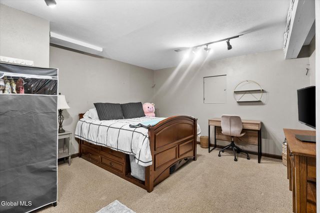 7 Hyde Court, Queensbury, NY 12804