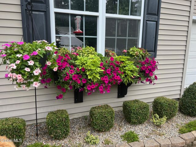 7 Hyde Court, Queensbury, NY 12804