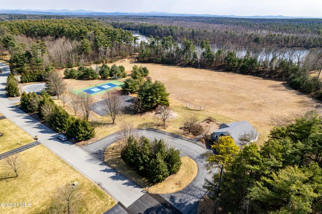 7 Hyde Court, Queensbury, NY 12804