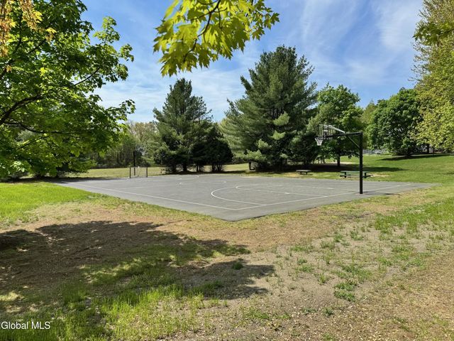 7 Hyde Court, Queensbury, NY 12804