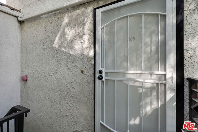 8221 Langdon Avenue 208, Van Nuys (los Angeles), CA 91406
