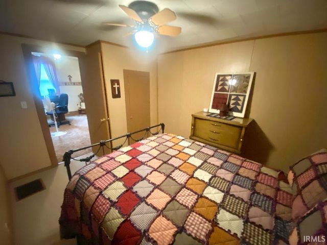 25 N Myra Street, Worthington, IN 47471