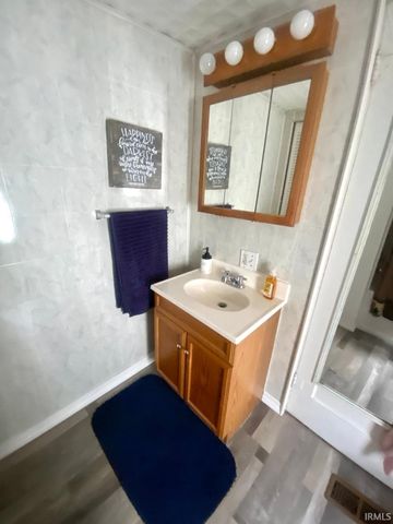 25 N Myra Street, Worthington, IN 47471