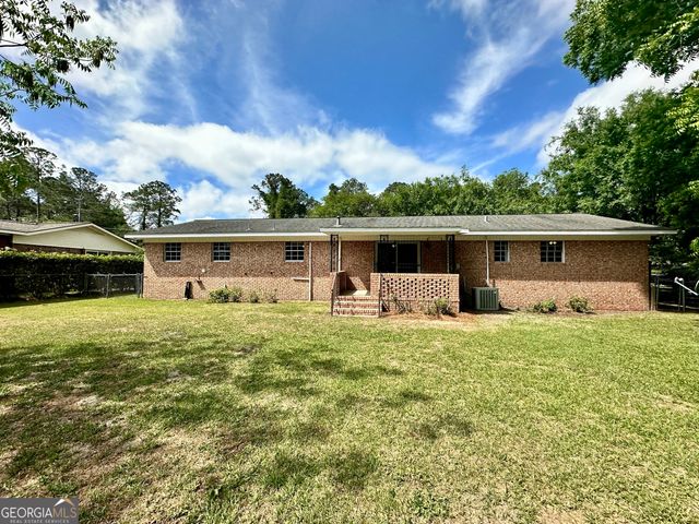 402 Pineview Drive, Waycross, GA 31501