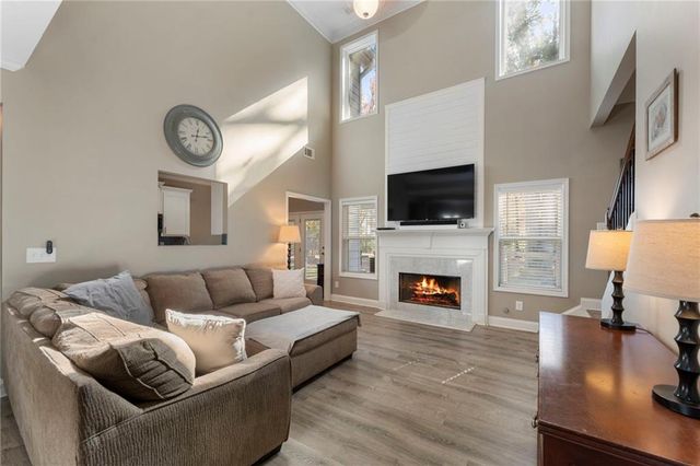 732 E Jefferson Street, Hoschton, GA 30548