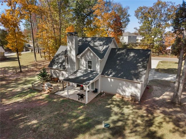 732 E Jefferson Street, Hoschton, GA 30548