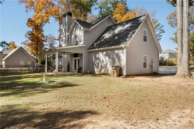 732 E Jefferson Street, Hoschton, GA 30548