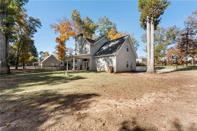 732 E Jefferson Street, Hoschton, GA 30548
