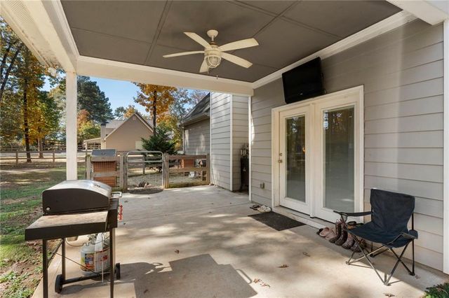 732 E Jefferson Street, Hoschton, GA 30548