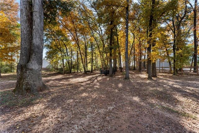 732 E Jefferson Street, Hoschton, GA 30548