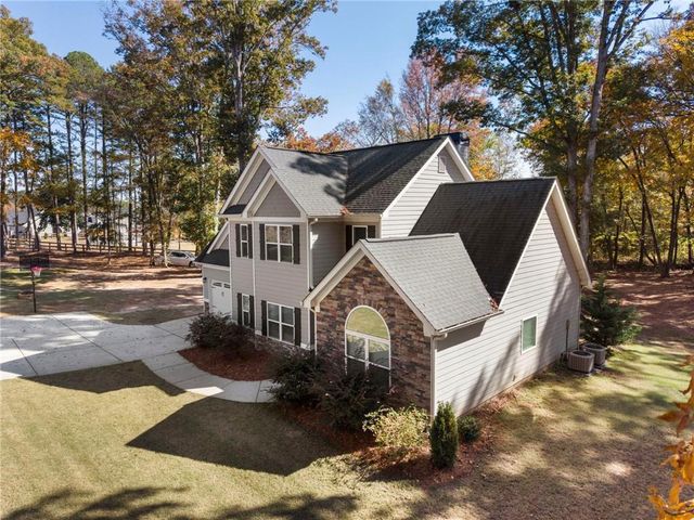 732 E Jefferson Street, Hoschton, GA 30548