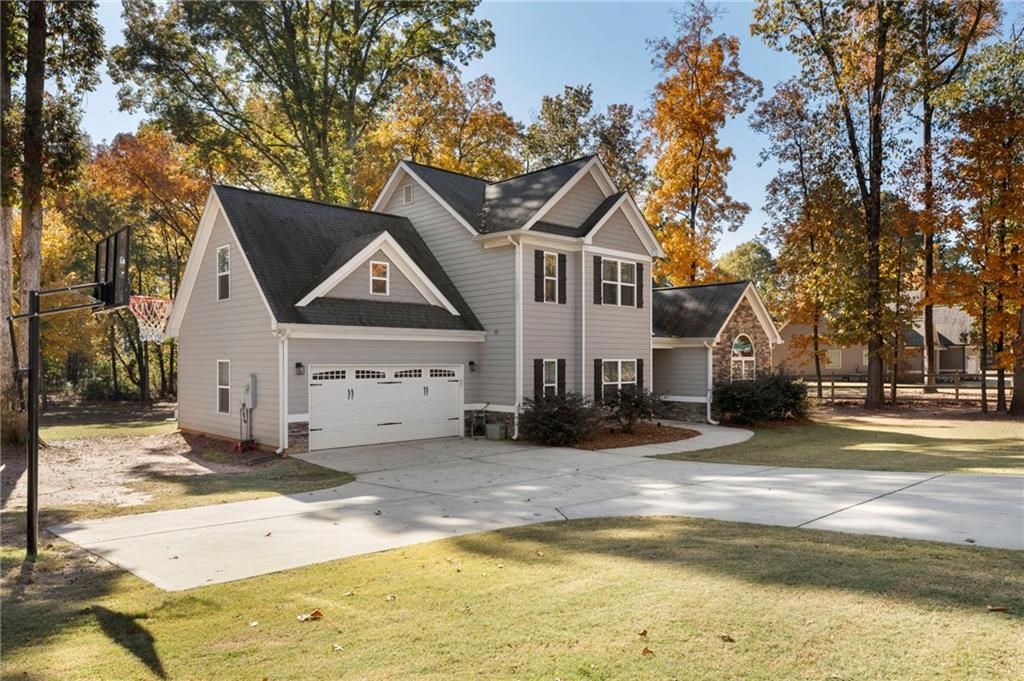 732 E Jefferson Street, Hoschton, GA 30548