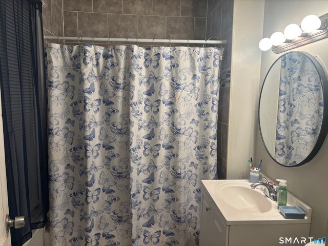 19-21 Moore Avenue, East Hartford, CT 06108