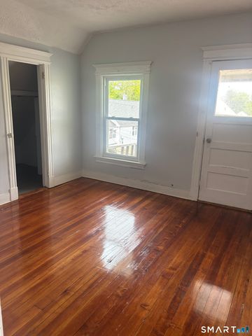 19-21 Moore Avenue, East Hartford, CT 06108