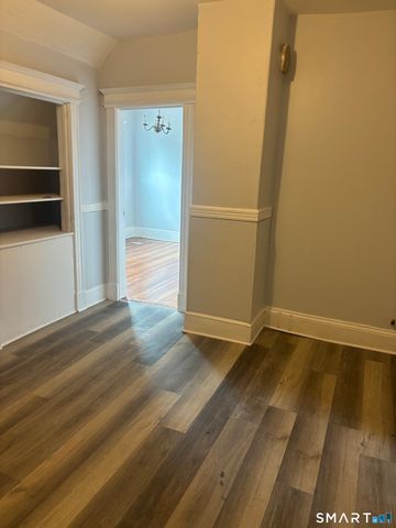 19-21 Moore Avenue, East Hartford, CT 06108