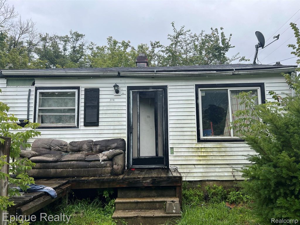 5218 Summit Street, Flint, MI 48505