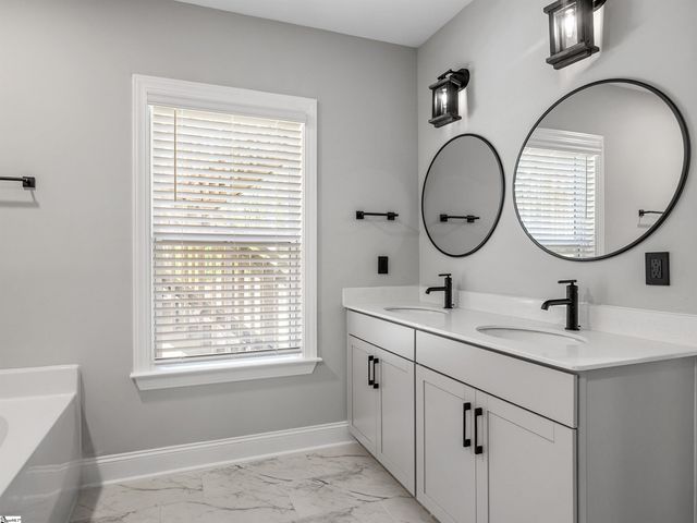 234 Deerview Trail, Simpsonville, SC 29680