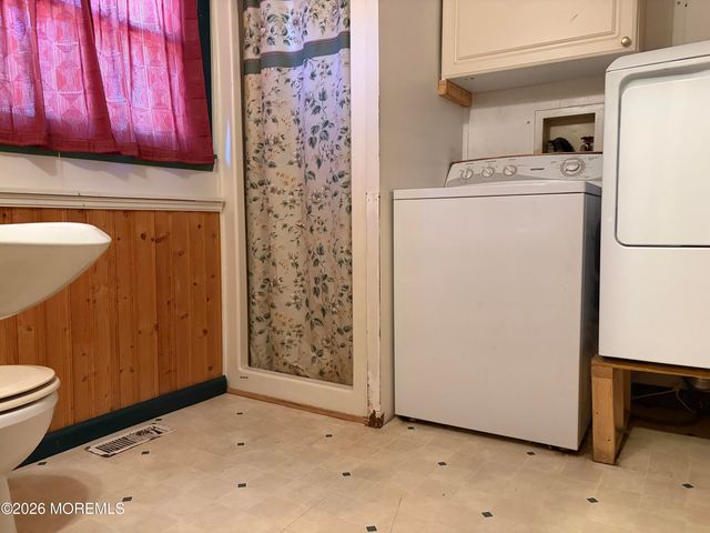 2041 8th Avenue, Toms River, NJ 08757