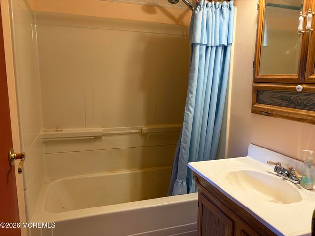 2041 8th Avenue, Toms River, NJ 08757