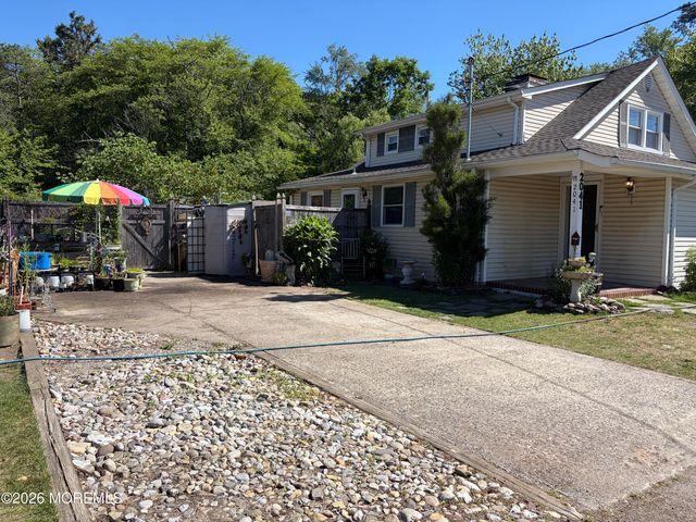 2041 8th Avenue, Toms River, NJ 08757