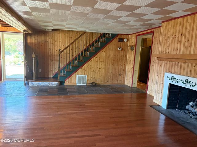 2041 8th Avenue, Toms River, NJ 08757