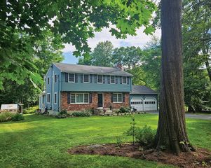 15 Sudbury Rd, Stow, MA 01775