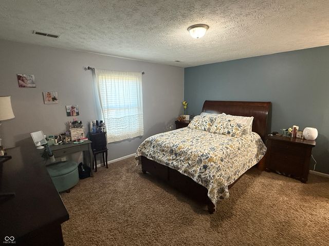 2127 Yosemite Drive, Lebanon, IN 46052