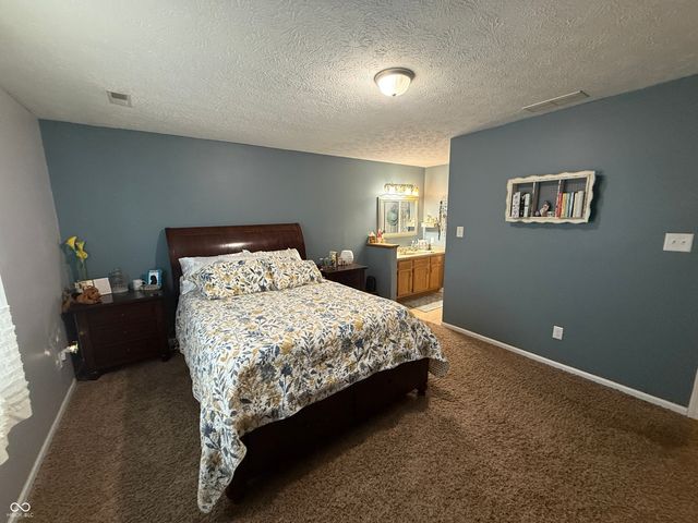 2127 Yosemite Drive, Lebanon, IN 46052