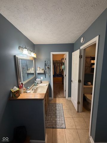 2127 Yosemite Drive, Lebanon, IN 46052