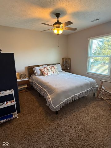 2127 Yosemite Drive, Lebanon, IN 46052