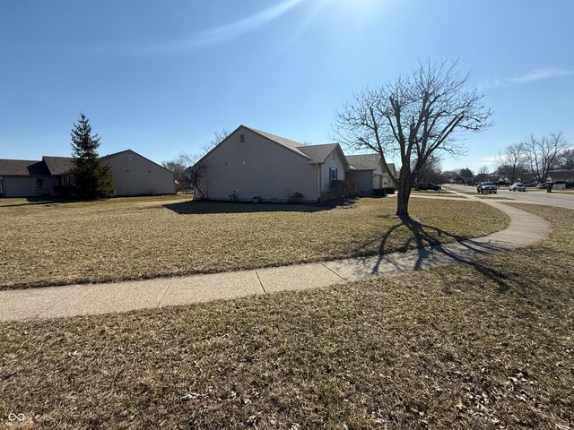 2127 Yosemite Drive, Lebanon, IN 46052