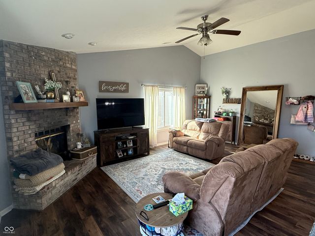 2127 Yosemite Drive, Lebanon, IN 46052