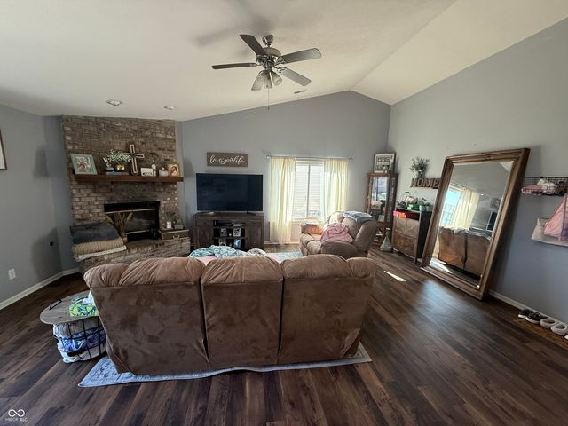 2127 Yosemite Drive, Lebanon, IN 46052