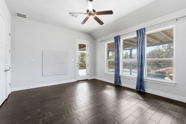 468 Lloyd LN, Dripping Springs, TX 78620