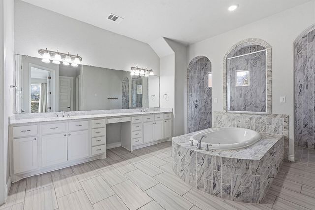 468 Lloyd LN, Dripping Springs, TX 78620